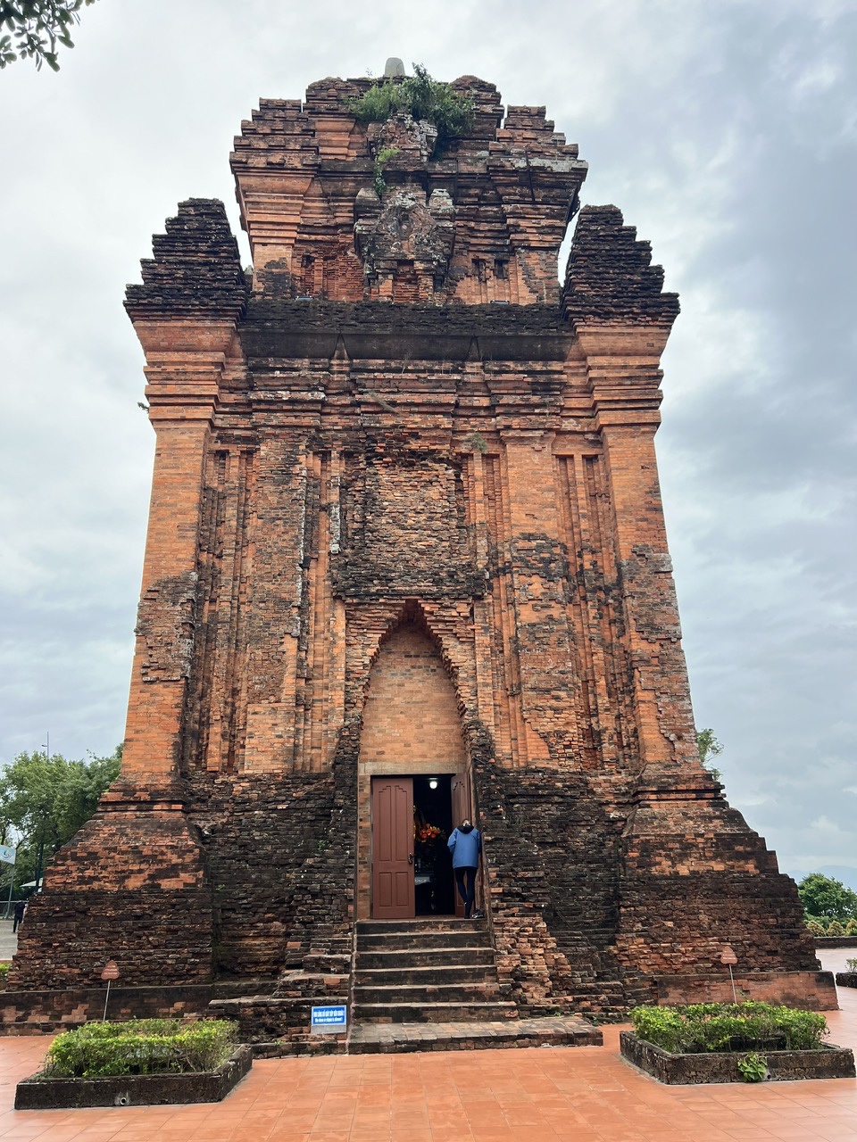  “Dalat Easyrider Tours – Trusted Motorbike Adventures in Vietnam Since 1992”