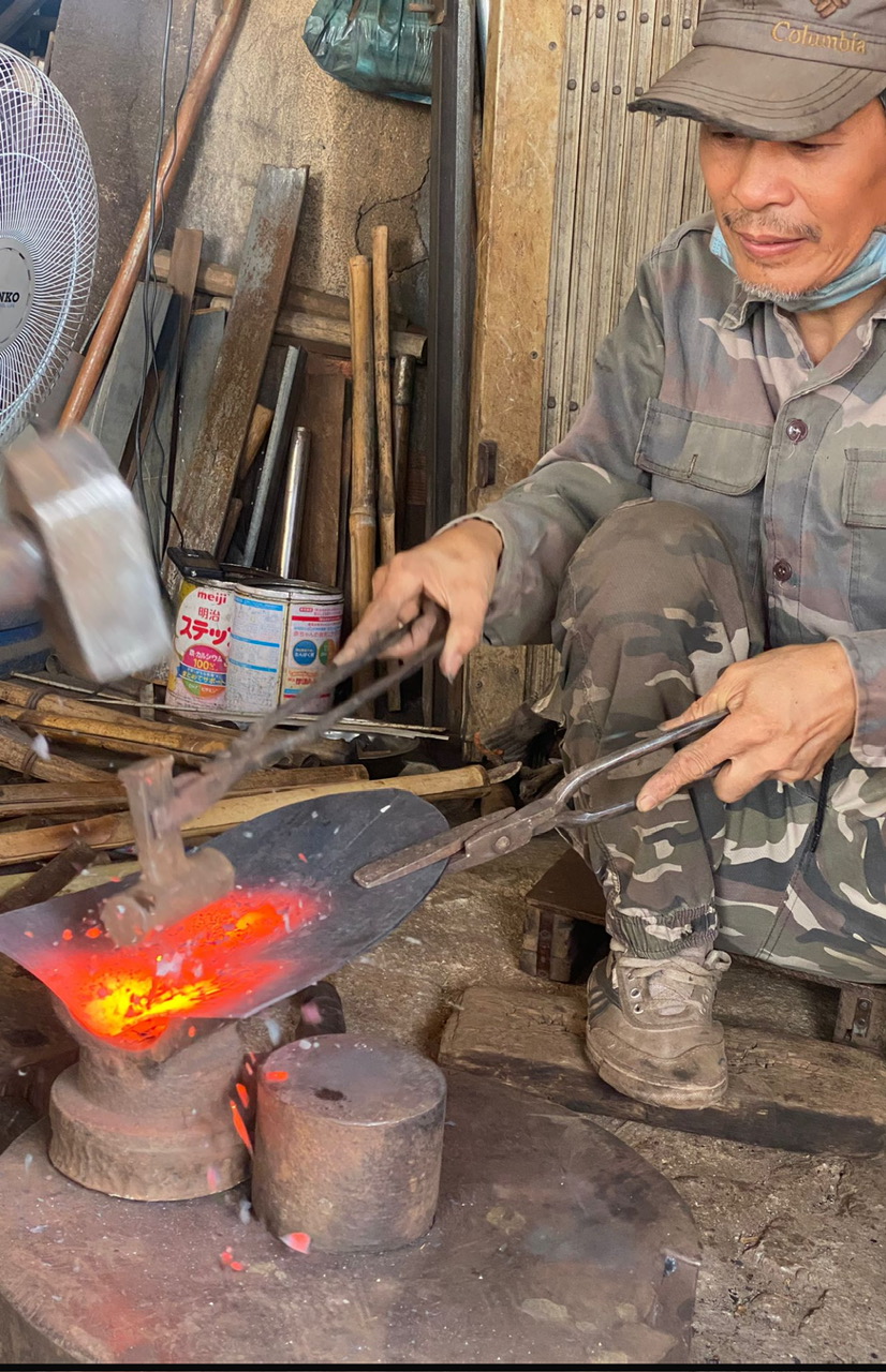 “Into the Fire: Discover Traditional Blacksmithing & Local Storytelling with Dalat Easyrider”