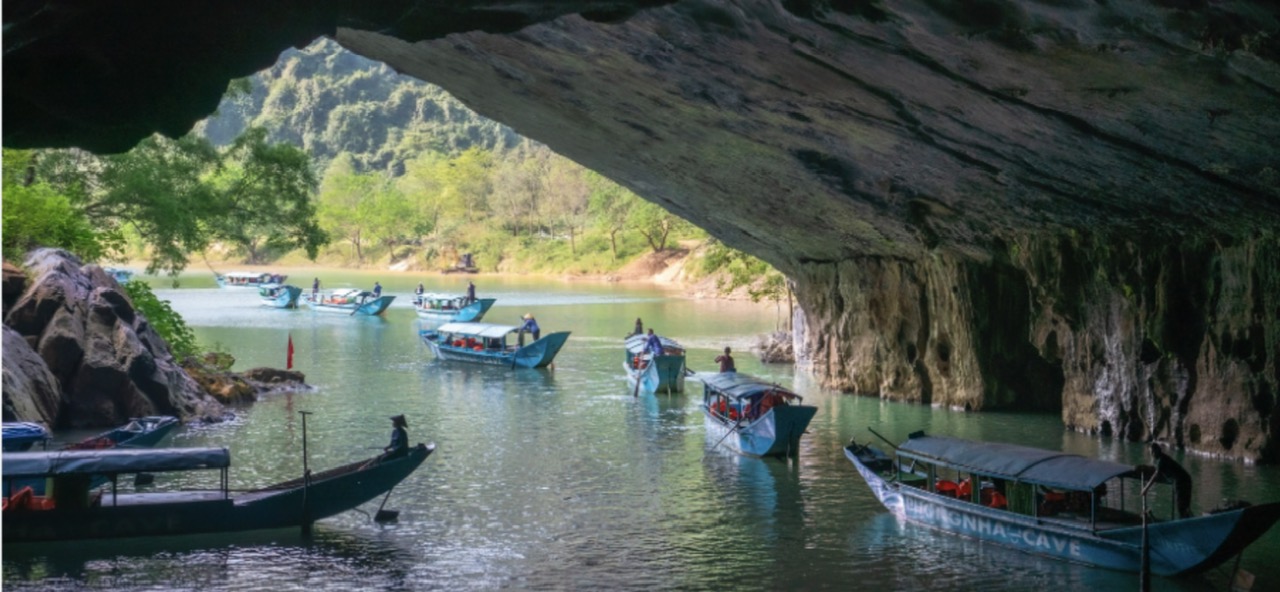 Returning to War Memories: Journey from Hoi An via the Ho Chi Minh Trail to the majestic Phong Nha#EasyriderVietnam #HoChiMinhTrailTour #PhongNhaCave #VietnamMotorbikeTour #Alooi #HamburgerHill #QuangTriBattlefield #HoiAnToPhongNha #VietnamWarSites #DalatEasyrider #AdventureVietnam #MotorbikeAdventure #HistoricalTourVietnam