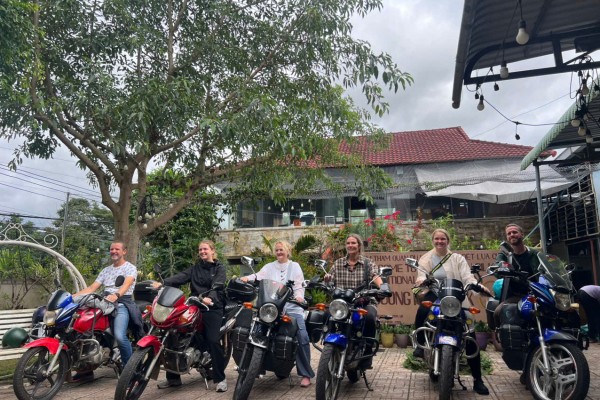 A Family of Six Discover the Real Vietnam with Da Lat Easyriders – An Unforgettable Adventure”