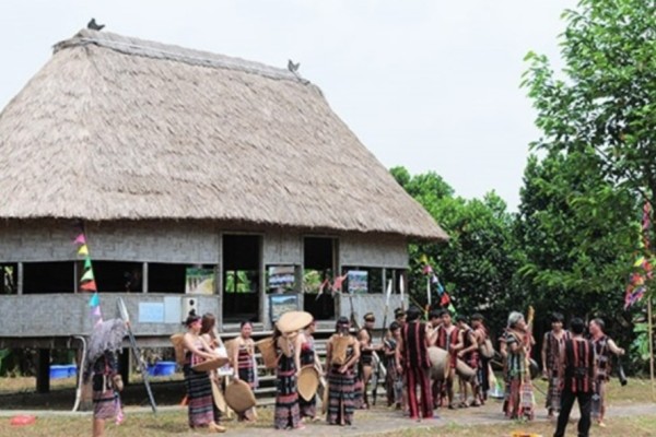 Journey to the Land of the Co Tu People: A Cultural Ride with Dalat Easyrider”