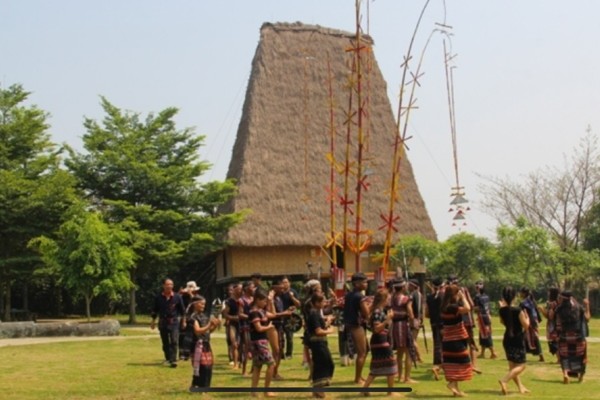 Explore Kon Tum & Ba Na Ethnic Culture with Dalat Easy
