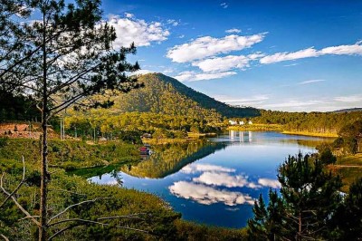 Tuyen Lam Lake