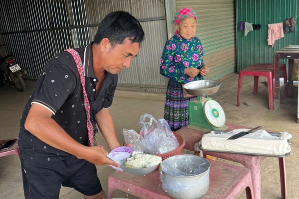 How a Da Lat Easyrider Tour Supports Local Communities